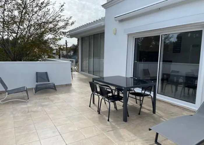 T2 Climatise + Parking 500 M Plage/centre شقة