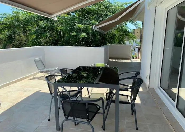 T2 Climatise + Parking 500 M Plage/centre * يوريت دي مار