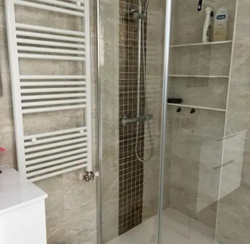 T2 Climatise + Parking 500 M Plage/centre