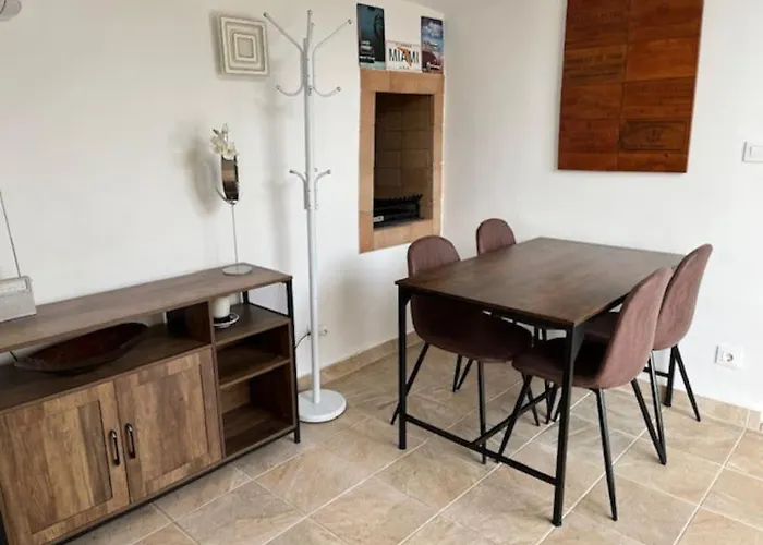 T2 Climatise + Parking 500 M Plage/centre * يوريت دي مار