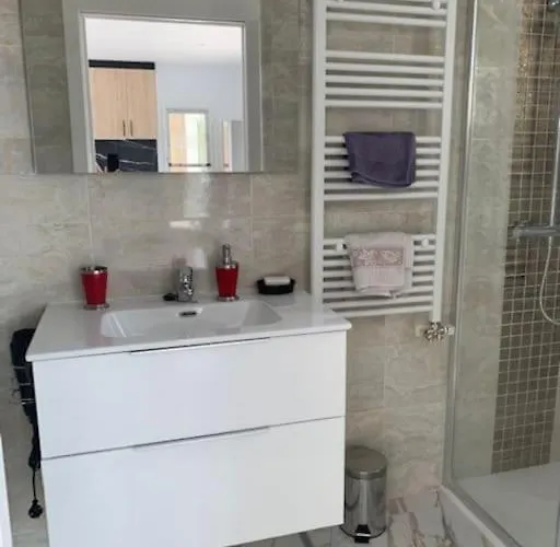 T2 Climatise + Parking 500 M Plage/centre شقة يوريت دي مار