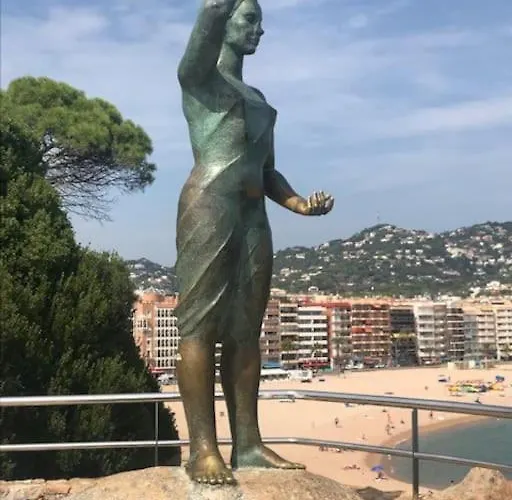 T2 Climatise + Parking 500 M Plage/centre