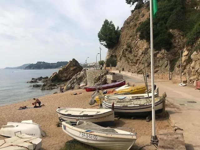 شقة T2 Climatise + Parking 500 M Plage/centre *