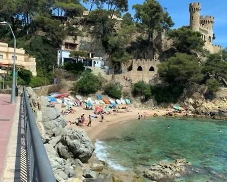 T2 Climatise + Parking 500 M Plage/centre شقة *