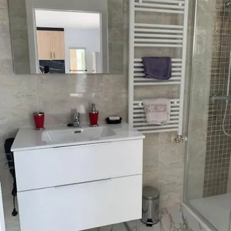 T2 Climatise + Parking 500 M Plage/centre شقة يوريت دي مار