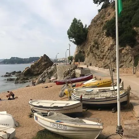 شقة T2 Climatise + Parking 500 M Plage/centre *