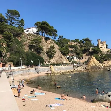 T2 Climatise + Parking 500 M Plage/centre شقة