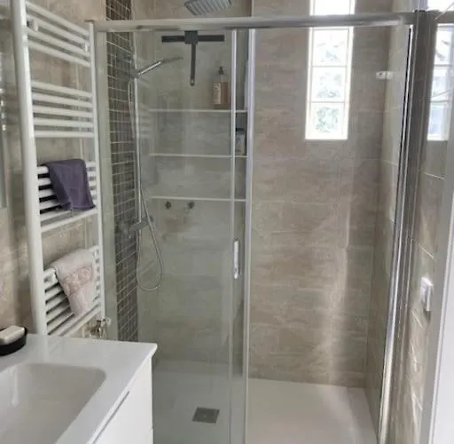 T2 Climatisé + Parking 500 M Plage/centre Apartamento