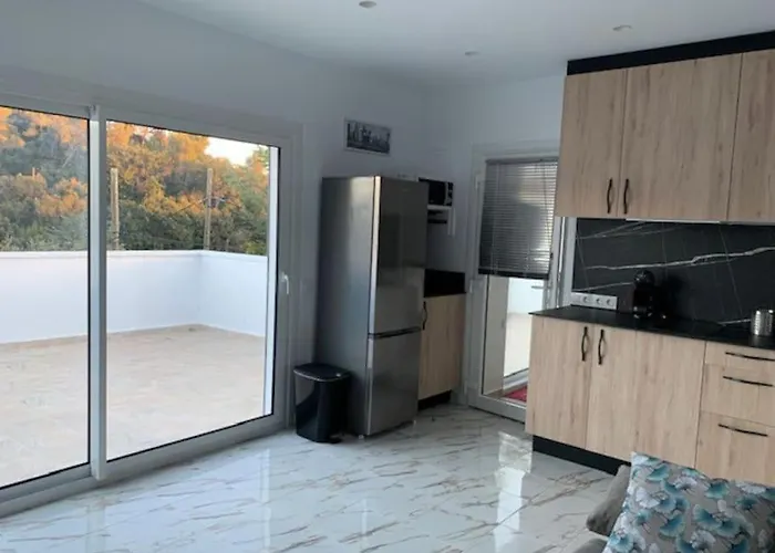 Apartamento T2 Climatisé + Parking 500 M Plage/centre *