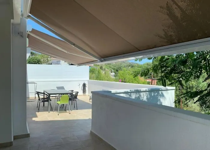 T2 Climatisé + Parking 500 M Plage/centre