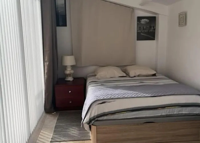 T2 Climatisé + Parking 500 M Plage/centre Apartamento *