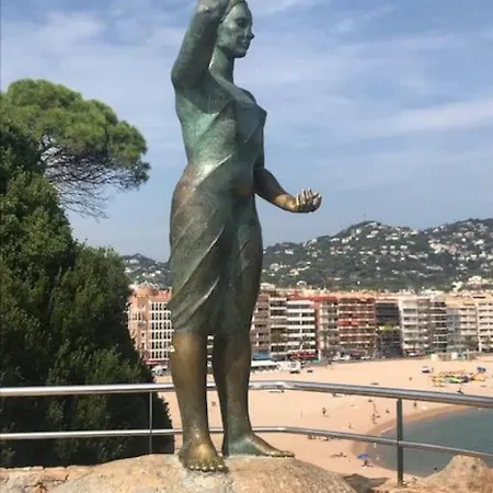 T2 Climatise + Parking 500 M Plage/centre