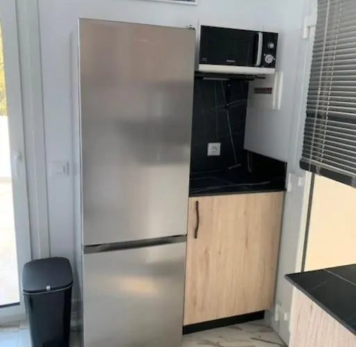 T2 Climatisé + Parking 500 M Plage/centre *