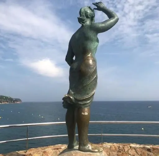 T2 Climatisé + Parking 500 M Plage/centre *