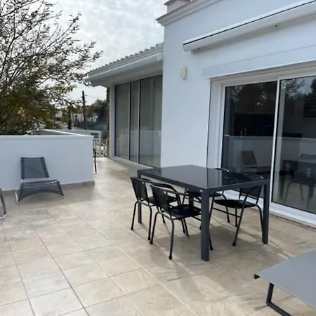 T2 Climatise + Parking 500 M Plage/centre Apartament