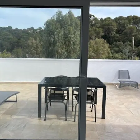 T2 Climatise + Parking 500 M Plage/centre *